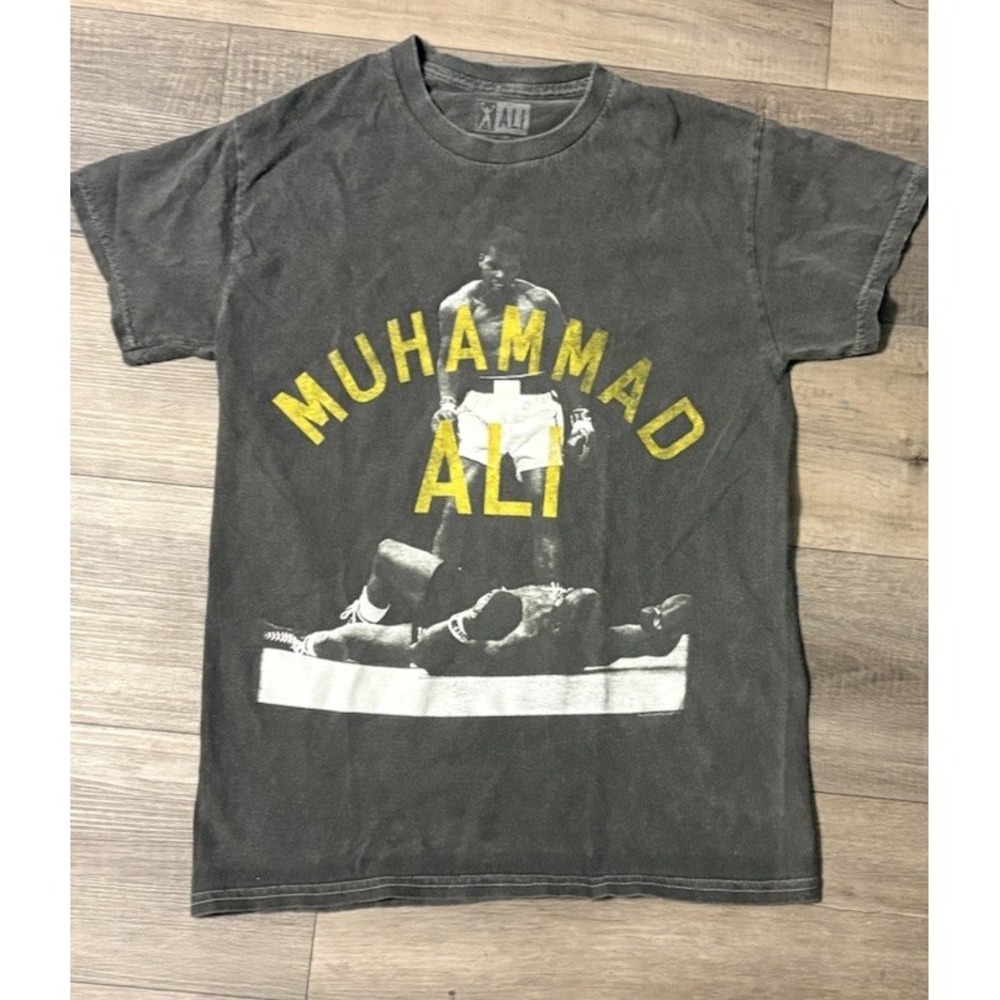 Muhammad Ali Graphic Tee Shirt Mens Small Gray Sonny Liston KO Boxing GOAT